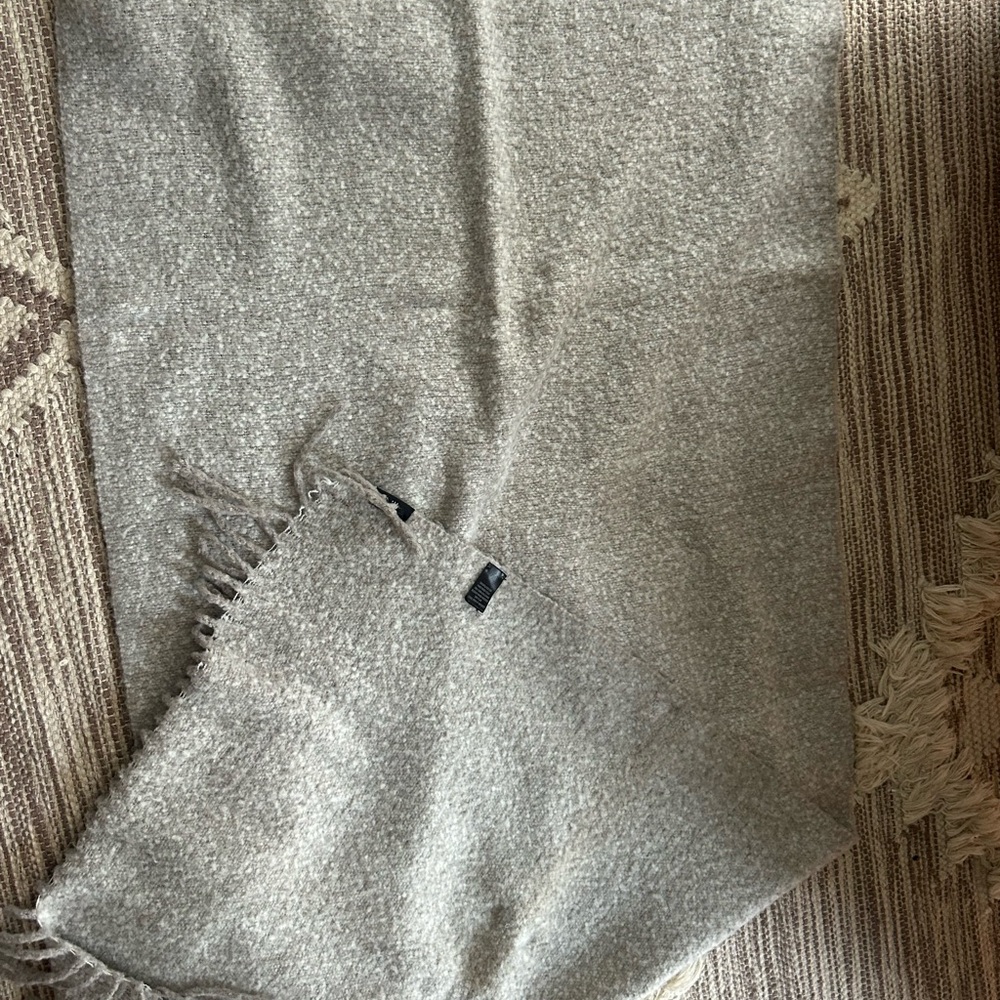 Fraas Fluffy Grey Scarf